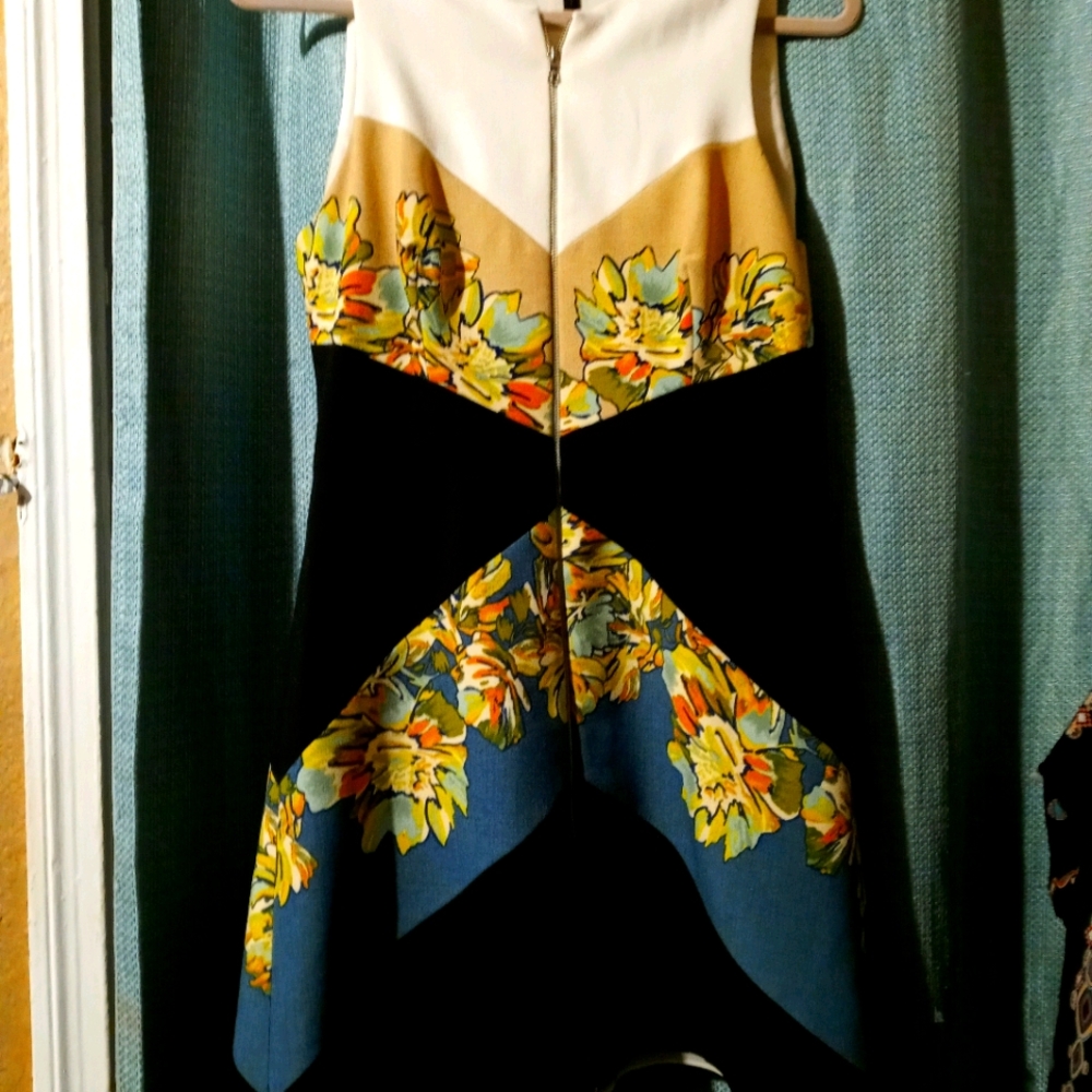 BCBGMAXARIA DRESS